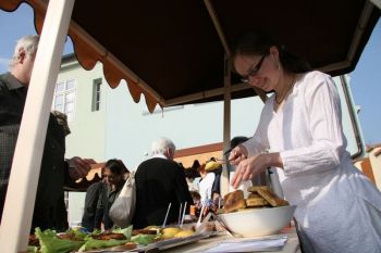 Vánoční stromky s původem a bez chemického ošetření najdete v sobotu na farmářských trzích!
